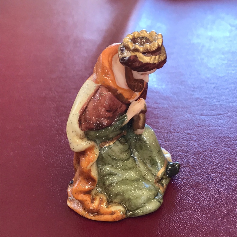 Porcelain Nativity Set - Picture 11 of 14